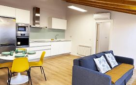 INSIDEHOME Apartments - Ático del Capitán